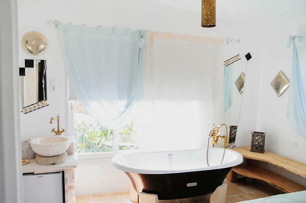 Uma Casa A Beira Sol Bed & Breakfast Lagos 3*,  Portugal